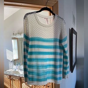Women’s sweater size M